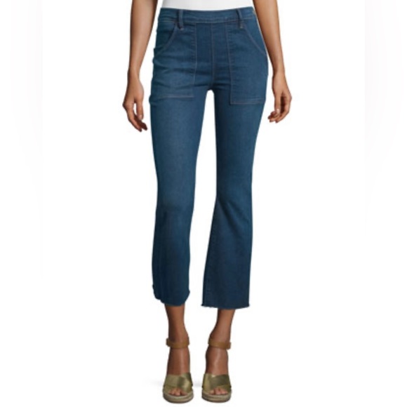 Frame Denim Cropped Le Flare de Francoise in Sunnyslope - Picture 2 of 16